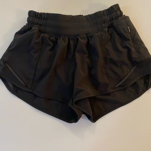 LuluLemon Size 0 Hotty Hot Shorts 2.5 in